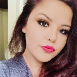 Meet your Posher, Mikala